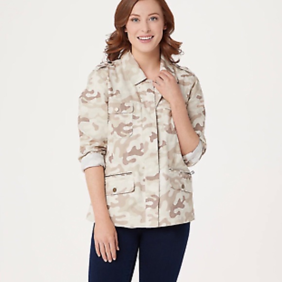 Rachel Hollis Ltd Camo Jacket.  Size Small. - Picture 3 of 10